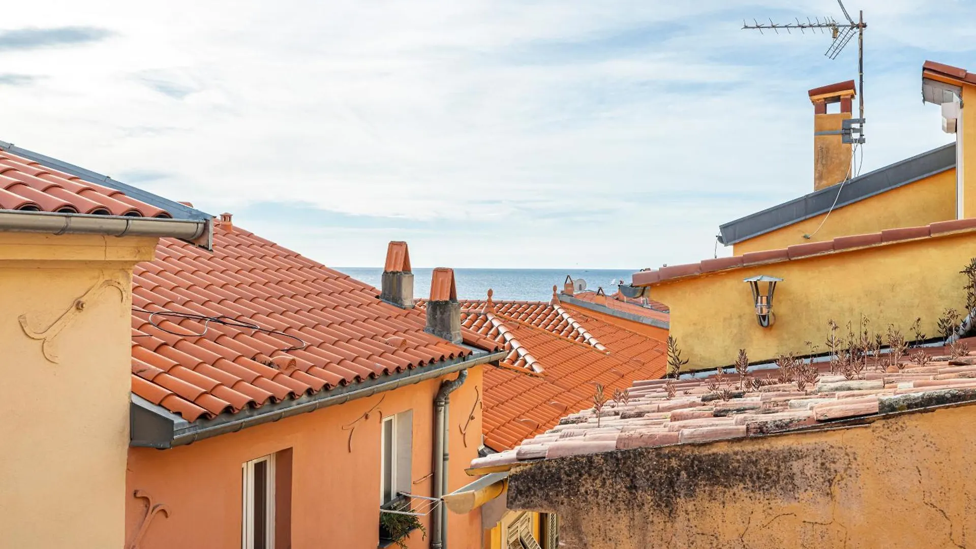 Apartment Le Bougainvillier Menton Vieille Ville France