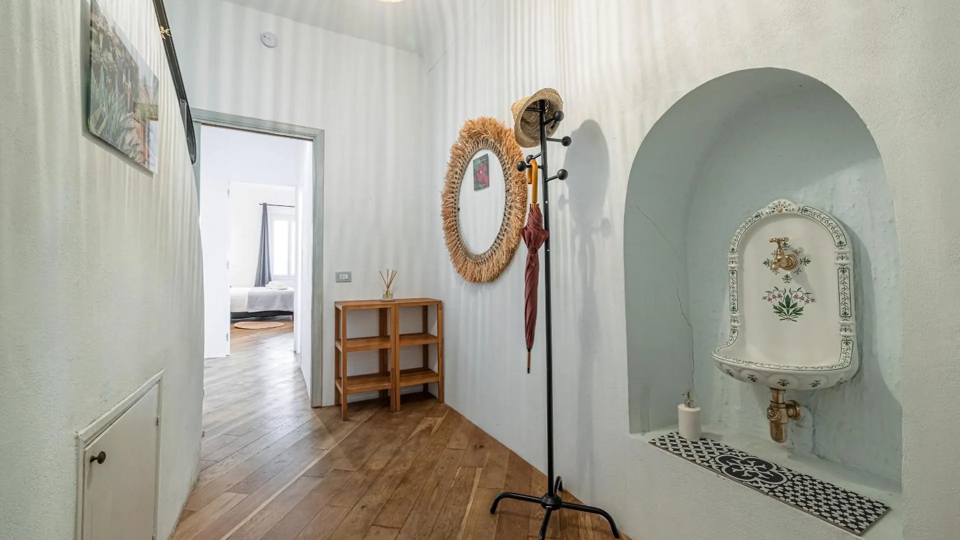 Apartment Le Bougainvillier Menton Vieille Ville